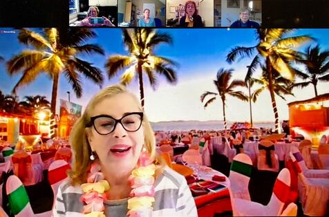 Profe Linda Ward teaching a live Zoom class